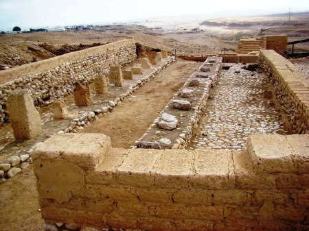 Storage rooms or possibly stables at Beersheba_DSC04554. Photo by Leon Mauldin.
