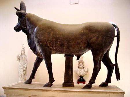 Sacred Bull. LMauldin_DSC01296.