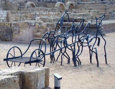 Horses and chariot close-up. Photo by Leon Mauldin.