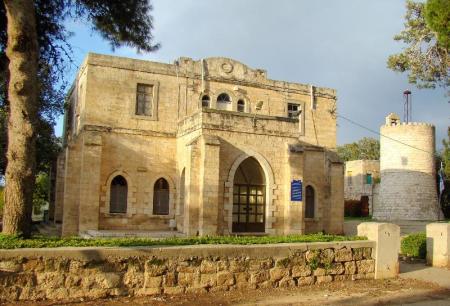 Bethlehem Templar Folk House. Photo by Leon Mauldin.