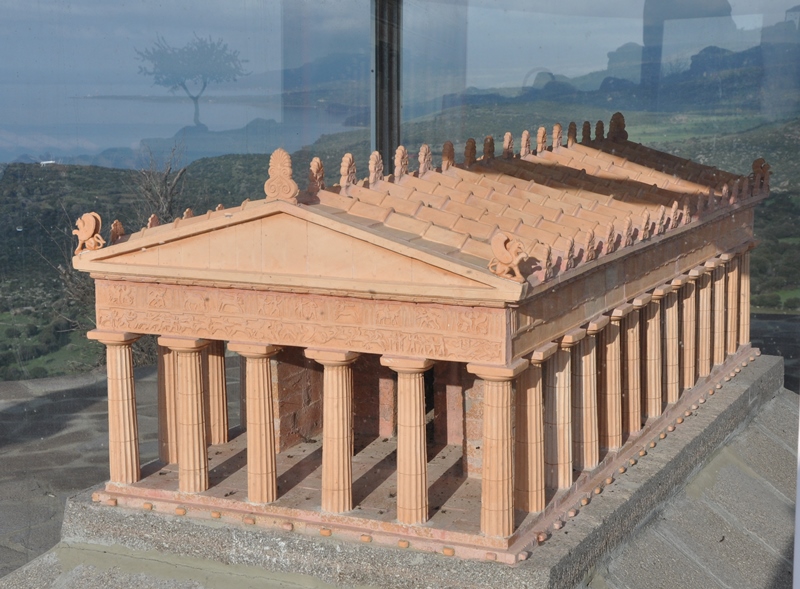 Model showıng how the Athena Temple ın Assos would have looked. Photo by Leon Mauldın.