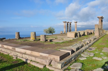 Ruıns of the temple of Athena at Assos Turkey. Photo by Leon Mauldın.